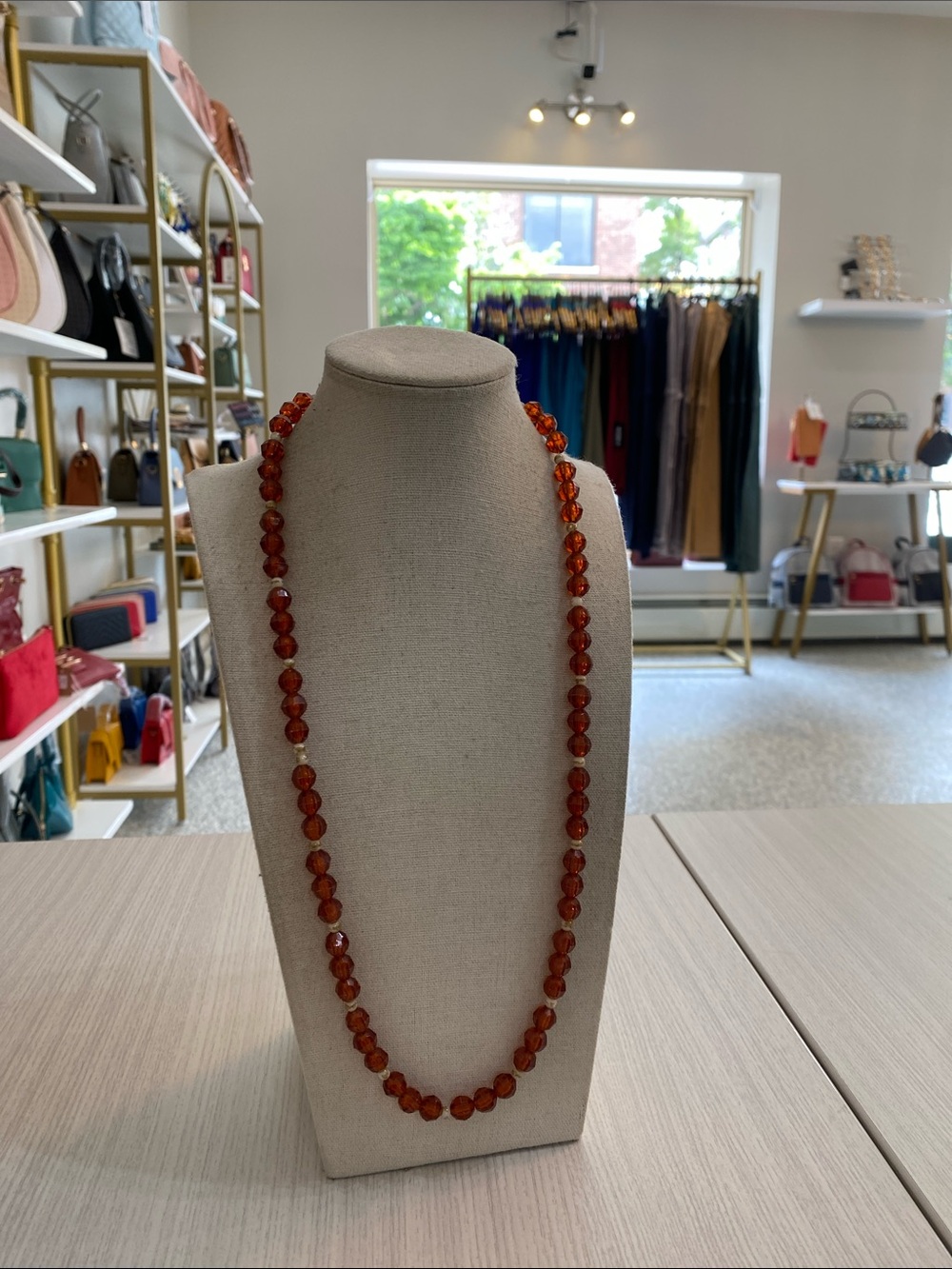 Red beaded necklace - Picture 1 of 3